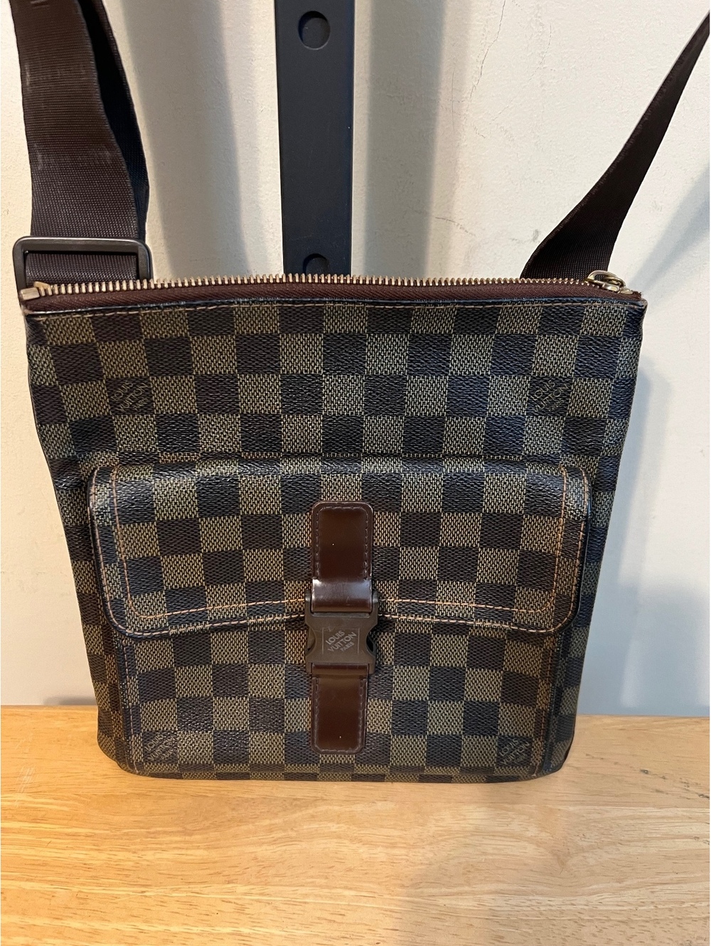 Louis Vuitton Pochette Melville